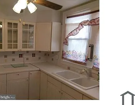 3 bed, 1140 sqft, $1,800 — Photo 4