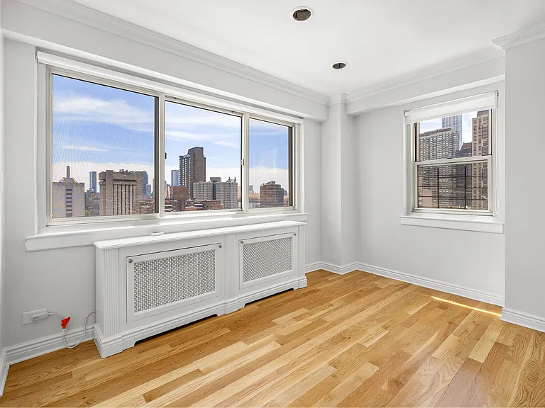 360 E 65th St #21-D — Photo 4