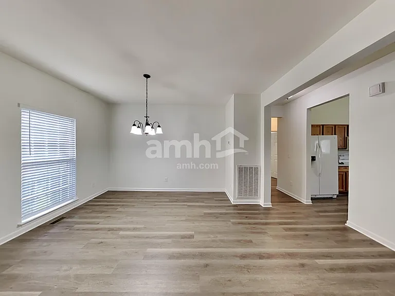 1828 Annalee Dr — Photo 6