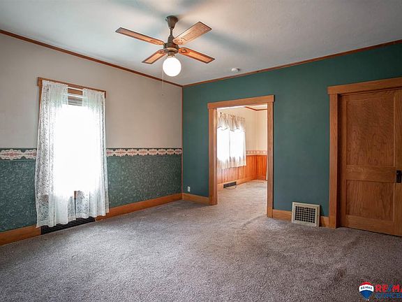 4th image of 1011 S 35th St