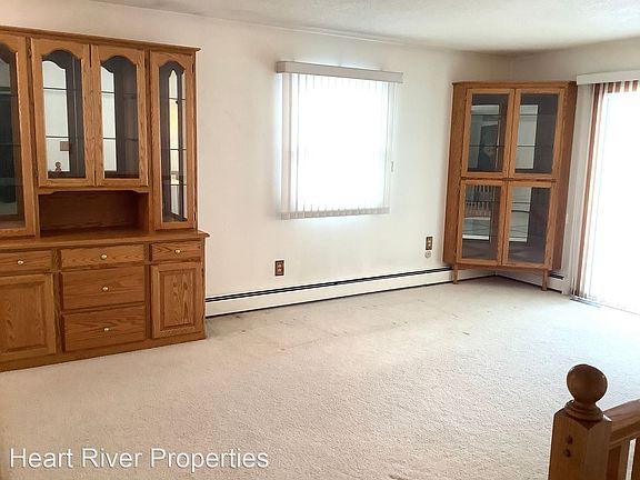 3rd image of 36 10th St E APT 1