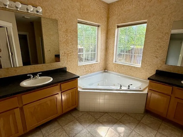 226 E River Rock Rd — Photo 22