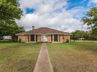 821 Hilltop Rd, Midlothian, TX 76065