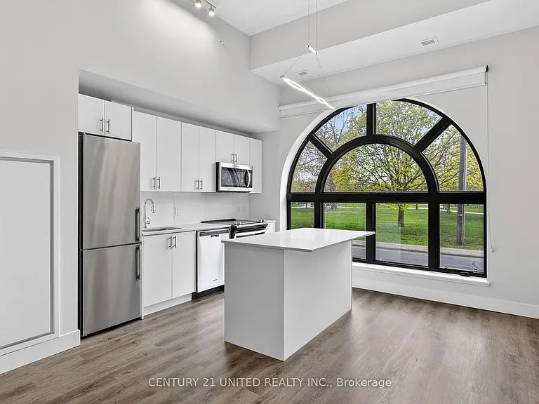 475 George St N #201 — Photo 3