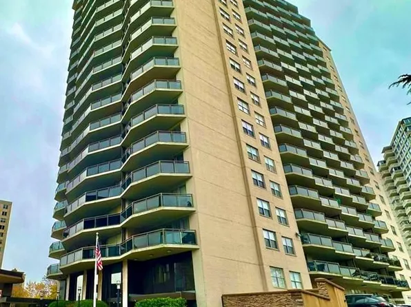 2077 Center Ave #3F, Fort Lee, NJ 07024
