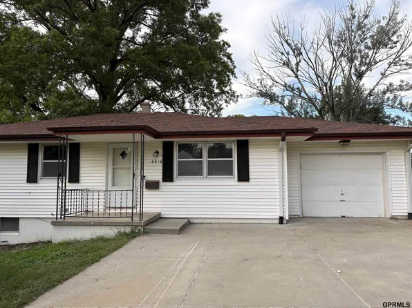 6916 Wirt St, Omaha, NE 68104