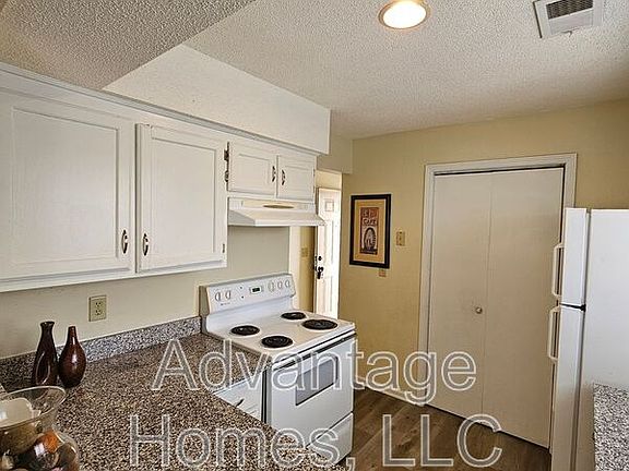 5th image of 1315 E 123rd Ter #C