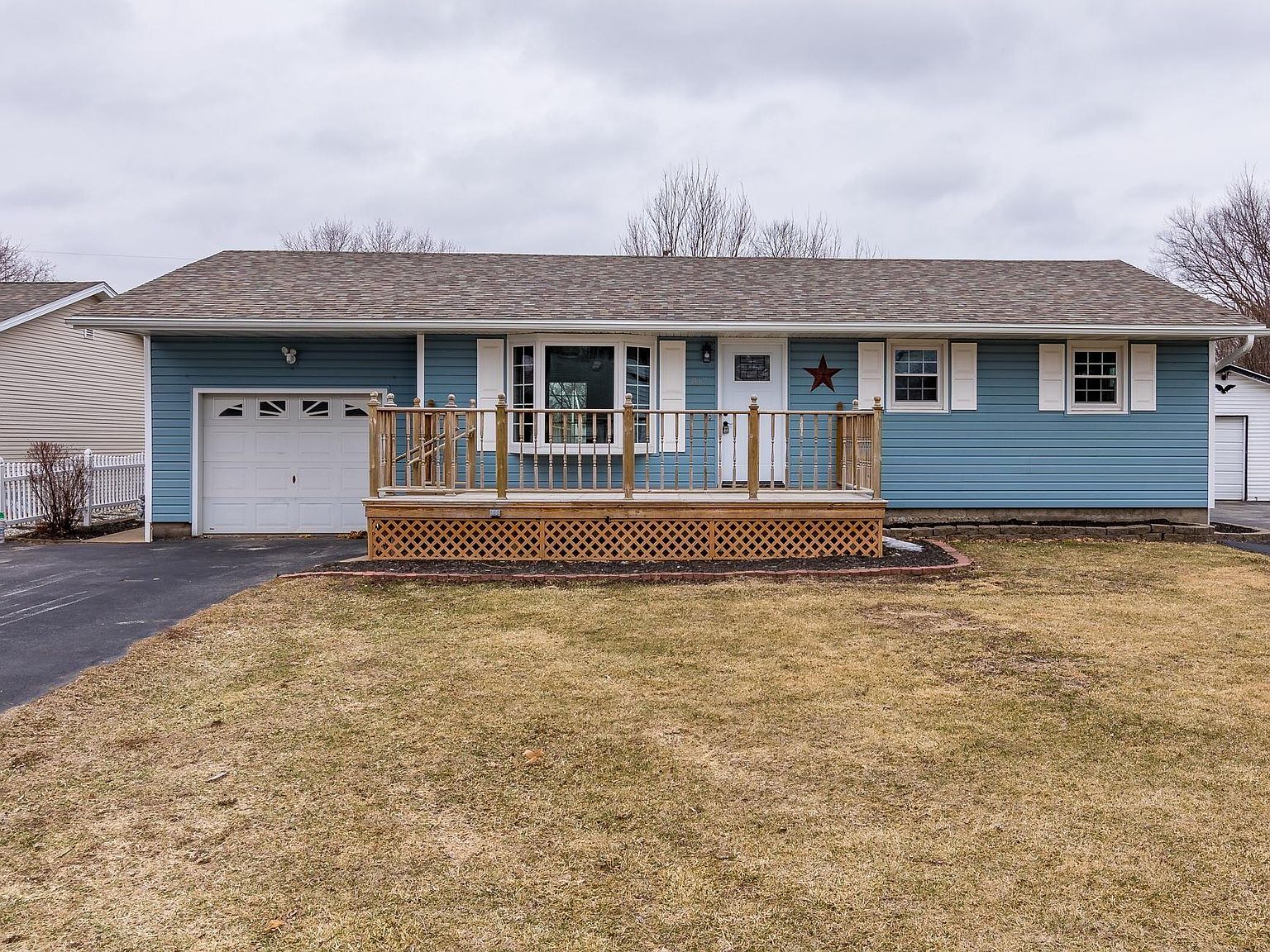 815 4th St, Colona, IL 61241 Zillow