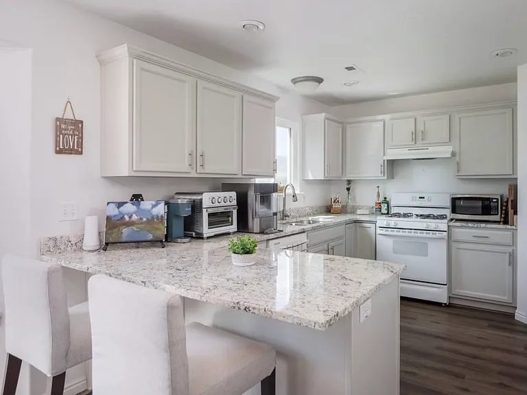 357 W Lakeview Dr S — Photo 8