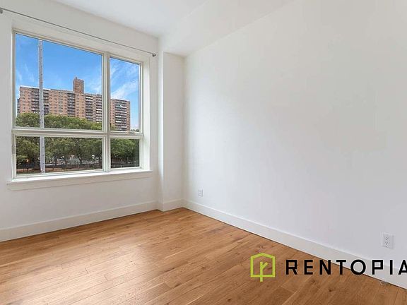 3rd image of 73 Montrose Ave #6R
