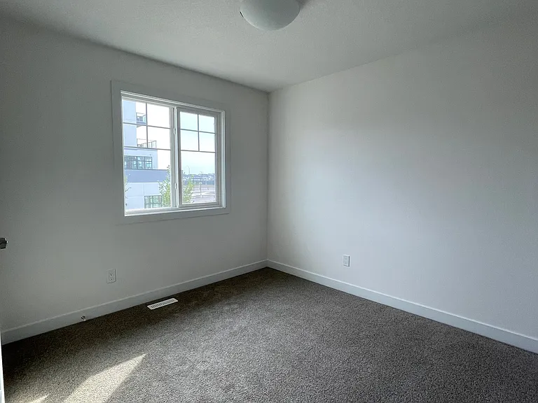 740 Daniels Way SW — Photo 8