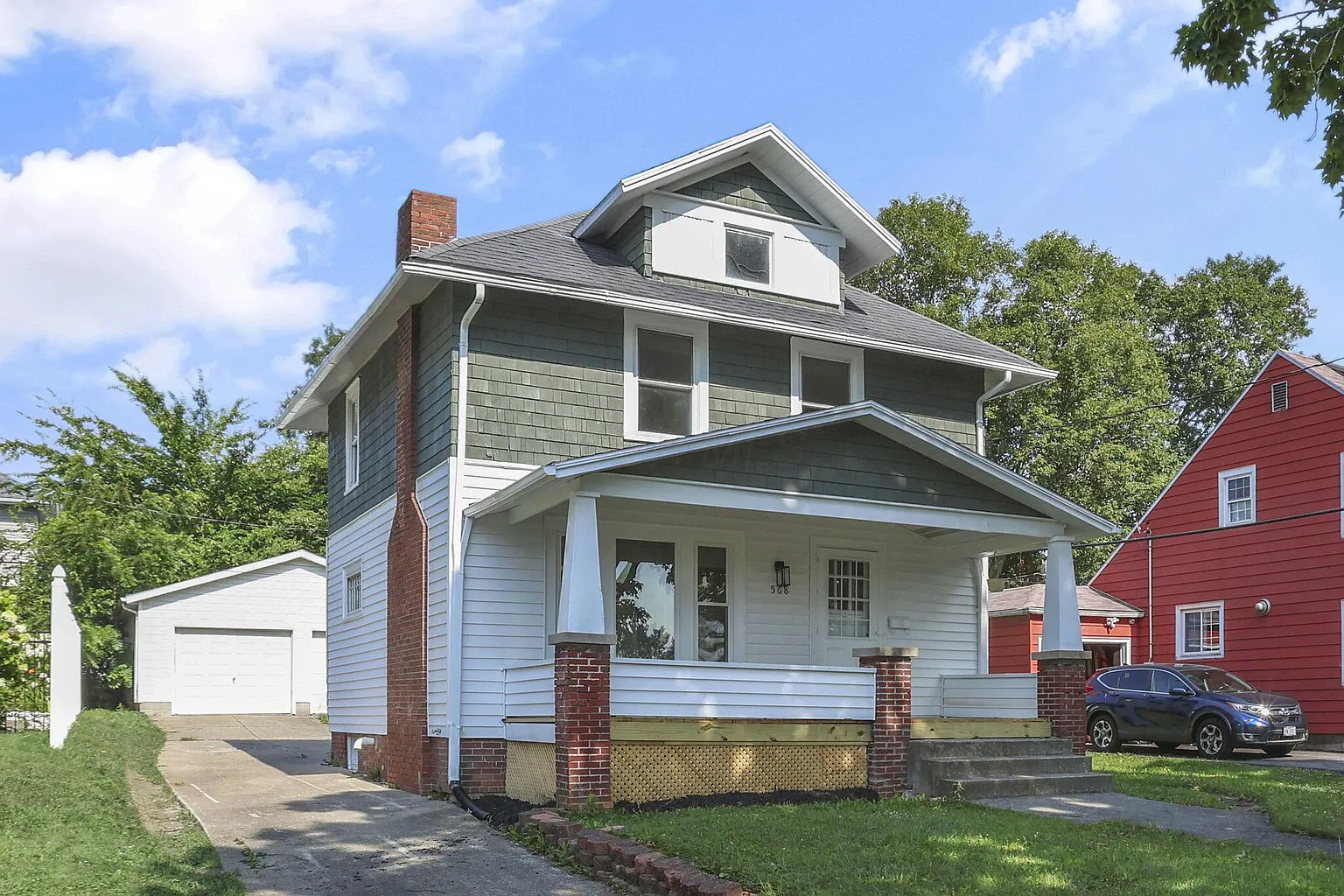 568 N Park St photo 1