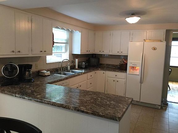 4th image of 320 Jennie Dr