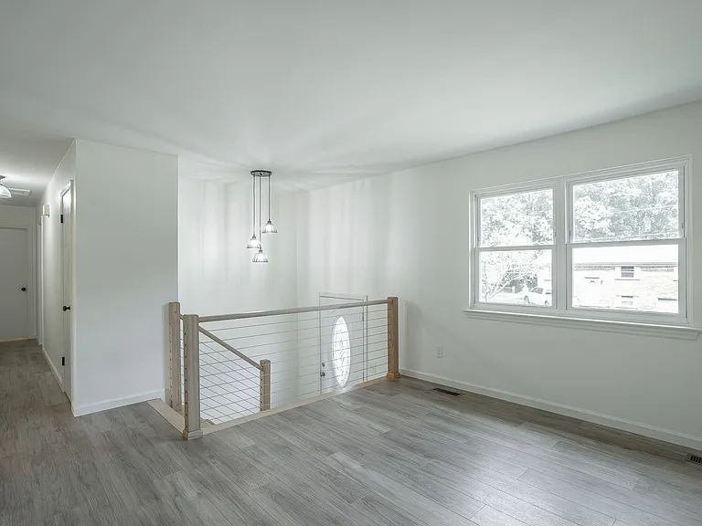 1364 Meadowood Dr — Photo 60