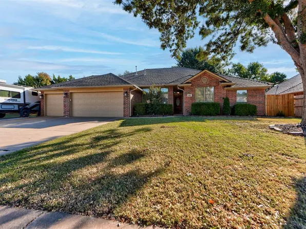 900 Woodhollow Trl, Edmond, OK 73012