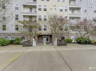 2522 Rucker Ave APT 402, Everett, WA 98201