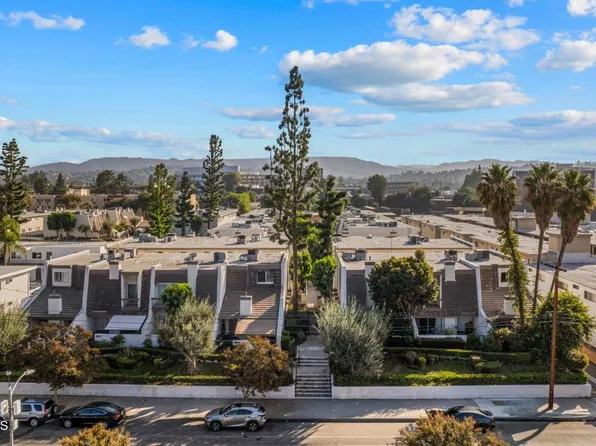 18360 Collins St Unit L, Tarzana, CA 91356