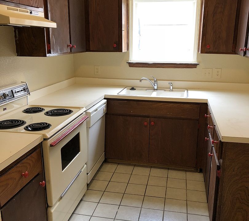 1st image of 341 SW 92nd St