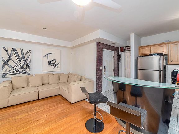 3rd image of 7715 N Hermitage Ave APT 2C