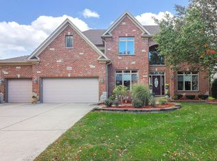 5608 Bergamot Ct, Naperville, IL 60564