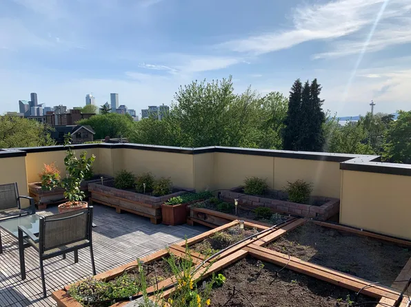 735 10th Ave E Unit 301, Seattle, WA 98102