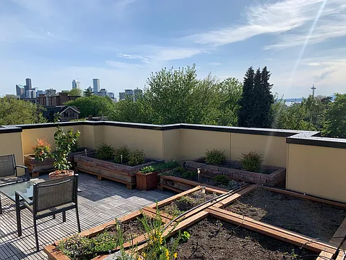 735 10th Ave E #301 Photo 1