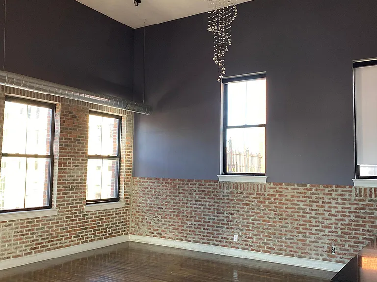 139 E Main St #400 — Photo 11