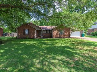 86 N Hampton Ln, Jackson, TN 38305