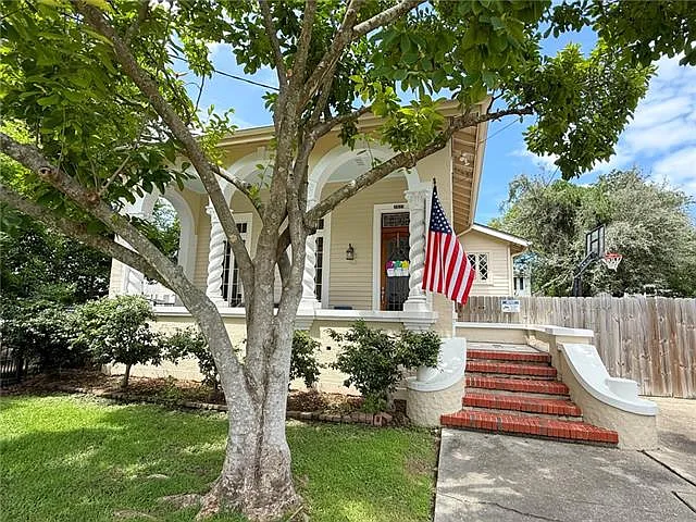 7831 Plum St — Photo 2