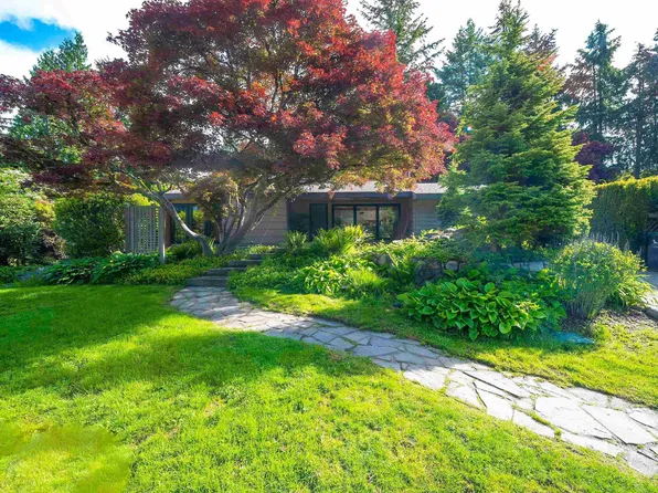 4096 Sunset Blvd, North Vancouver, BC V7R 3Y8