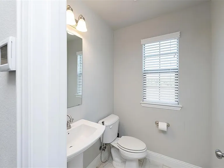 2421 Springhill Ave — Photo 11