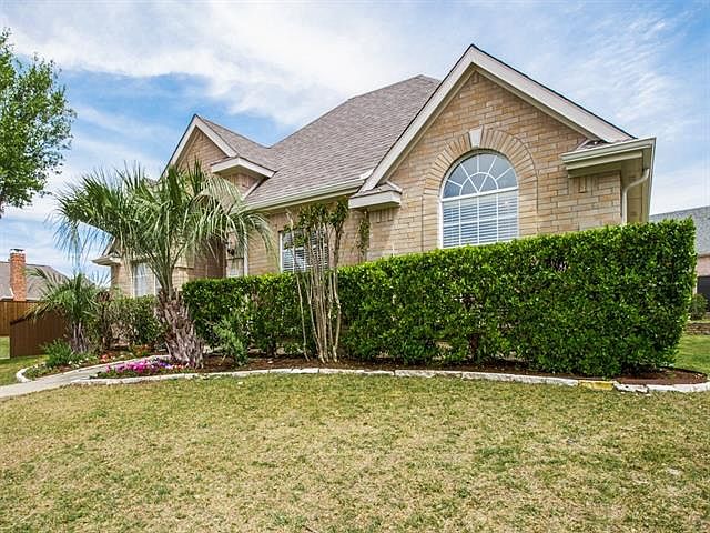 2nd image of 4020 Lantana Ln