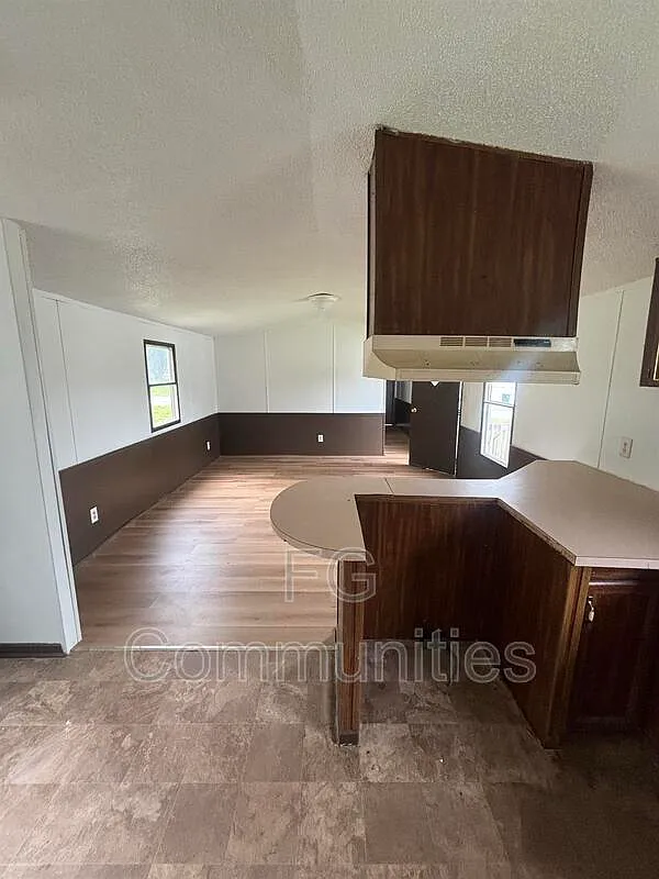 3 bed, 2.0 bath, $995 — Photo 4