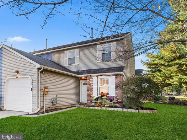 22 River Bank Dr, Roebling, NJ 08554