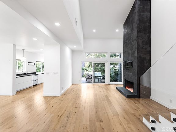 4th image of 4742 Club View Dr