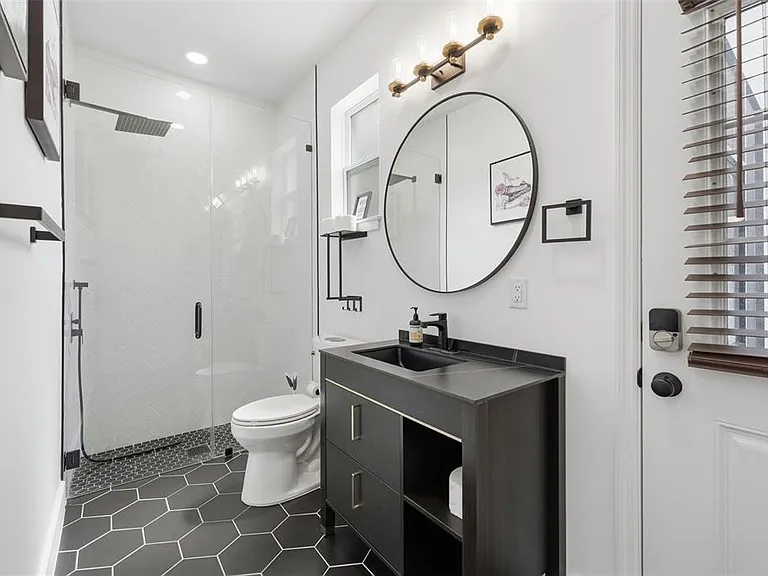 2075 Jewell Ave — Photo 12