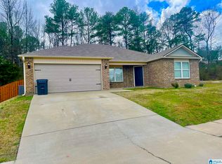 227 Hampton Dr, Calera, AL 35040