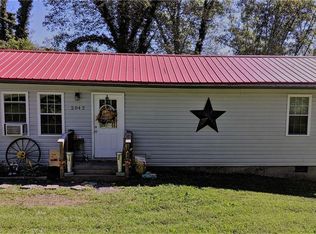 2042 Dyson Pl, Mount Airy, NC 27030