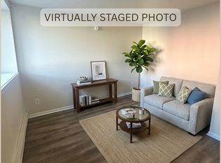 16 4th St #2, Slatington, PA 18080