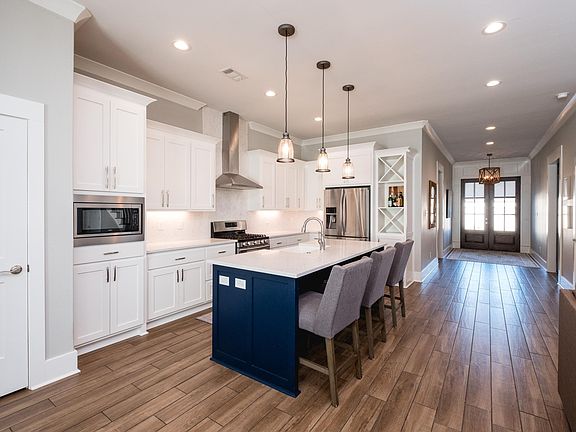 4th image of 303 Wildcreek Blvd