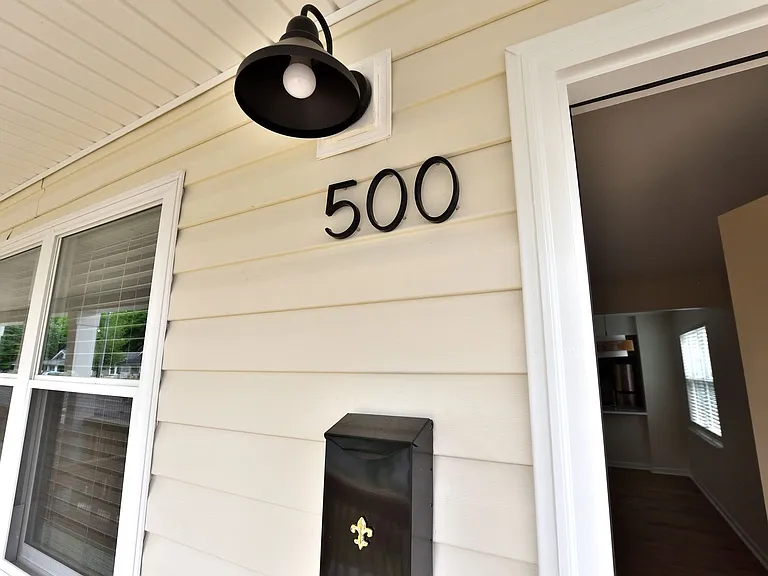 500 Western Ave — Photo 3