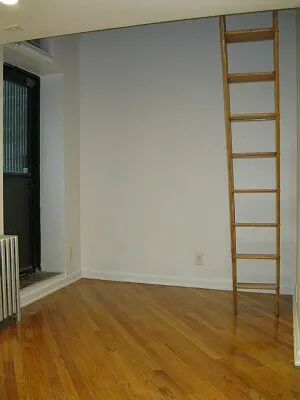 Rented by Tower Brokerage | media 50