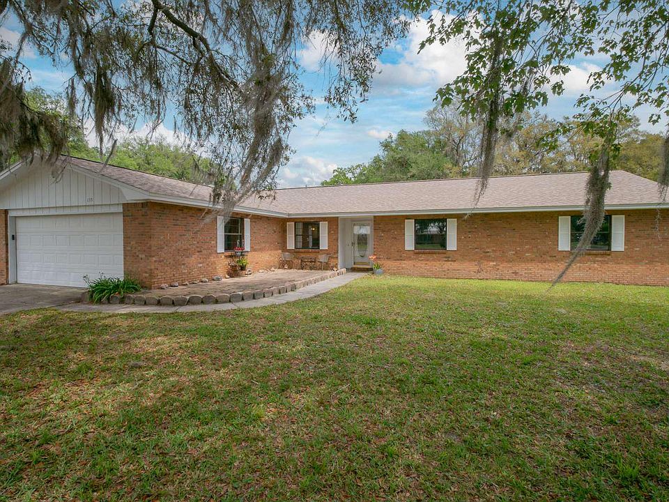 1st image of 135 SE Custer Way