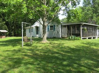 357 Apple Tree Rd, Montross, VA 22520