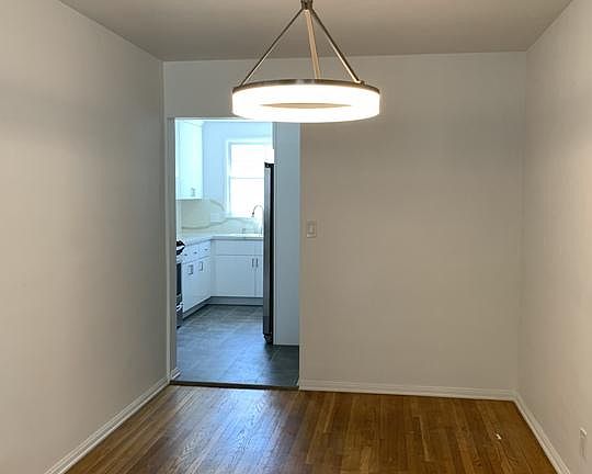 3rd image of 1124 Glenville Dr APT 6