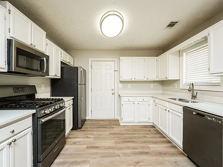 2600 Trotters Walk Trl — Photo 6