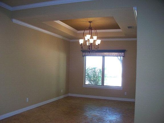 5th image of 1946 Valleyview Dr
