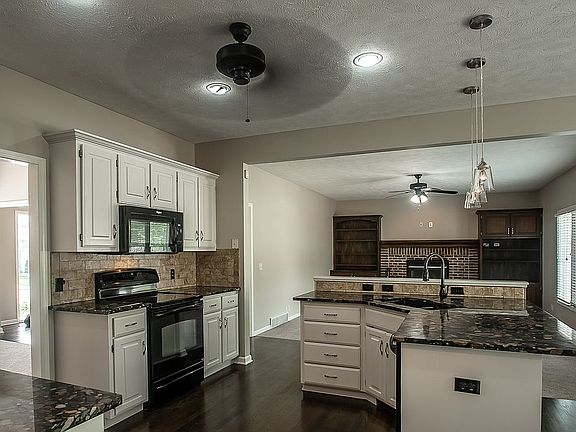 5th image of 6209 N 154th St