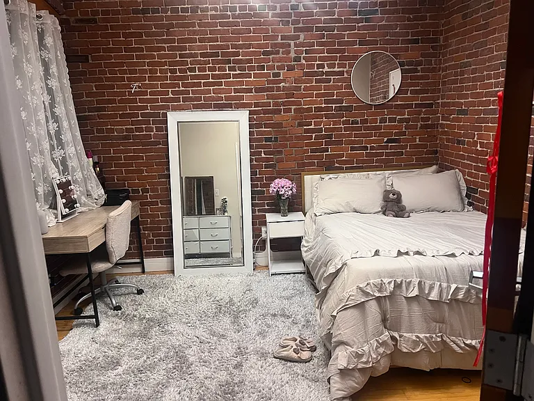 254 Friend St #4 — Photo 10