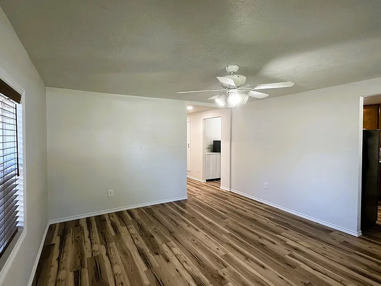 818 NE Johnson St — Photo 2